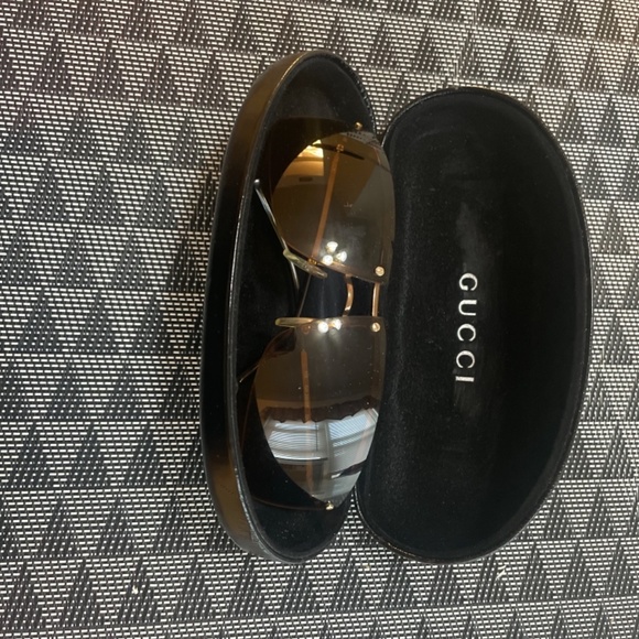 Gucci sunglasses main image 4